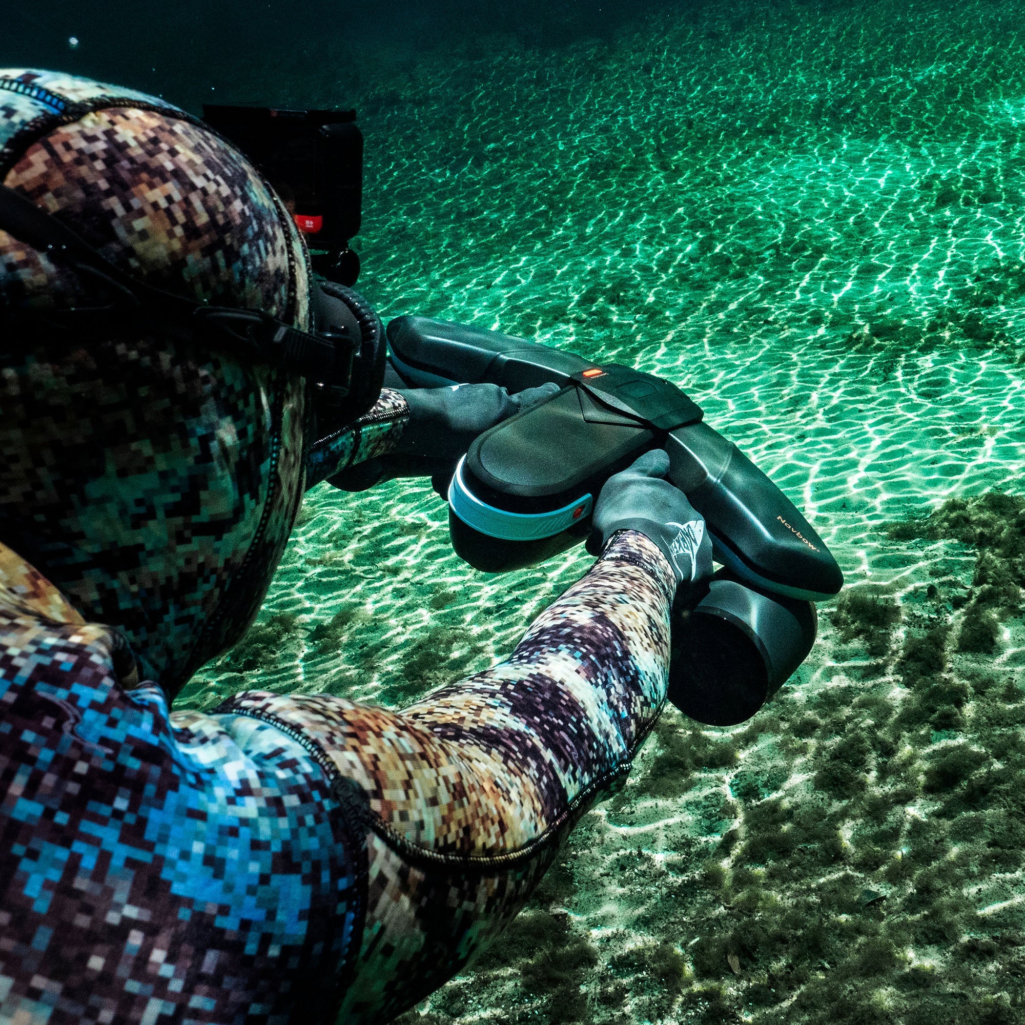 Sublue Navbow+ Smart Underwater Scooter