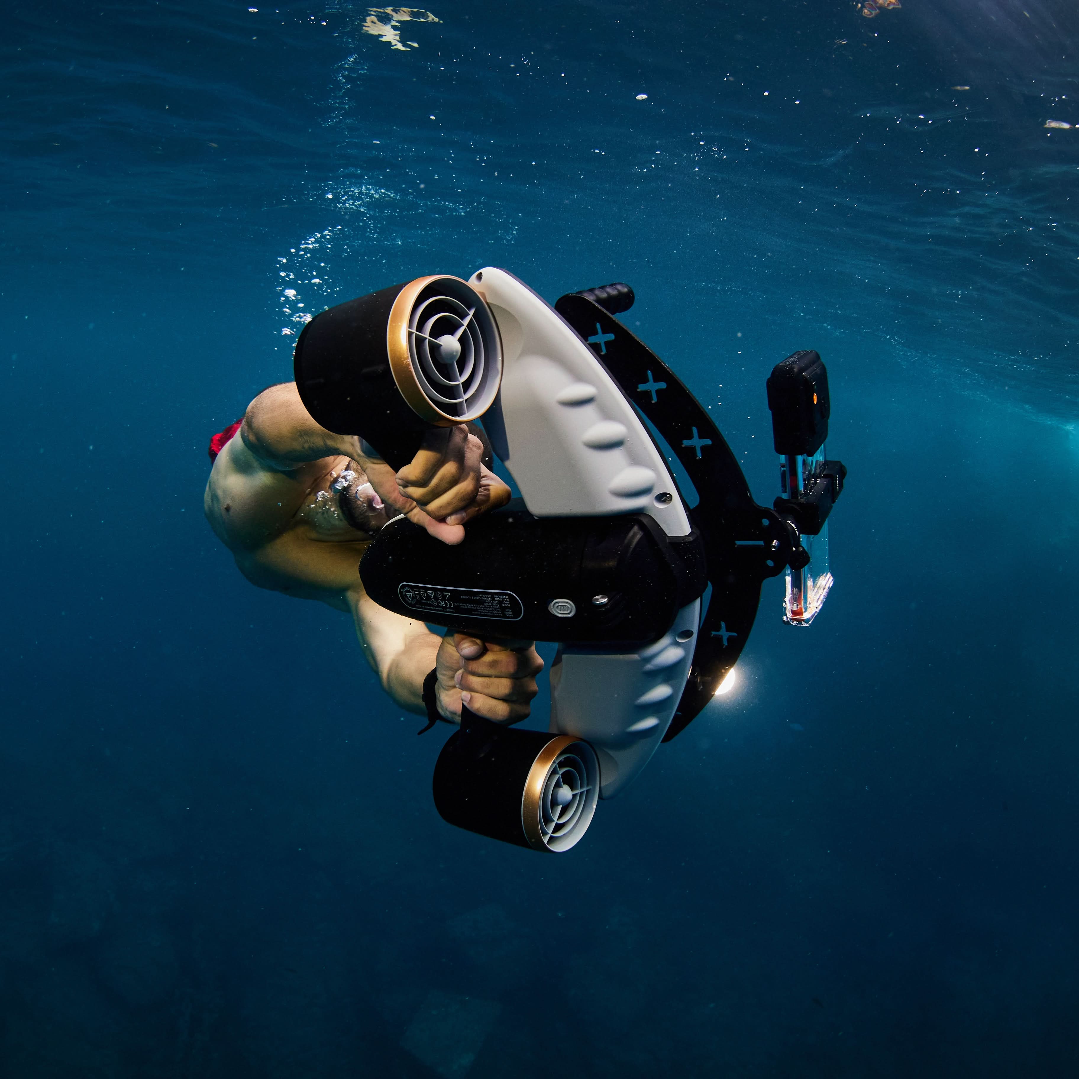 Sublue Navbow+ Smart Underwater Scooter