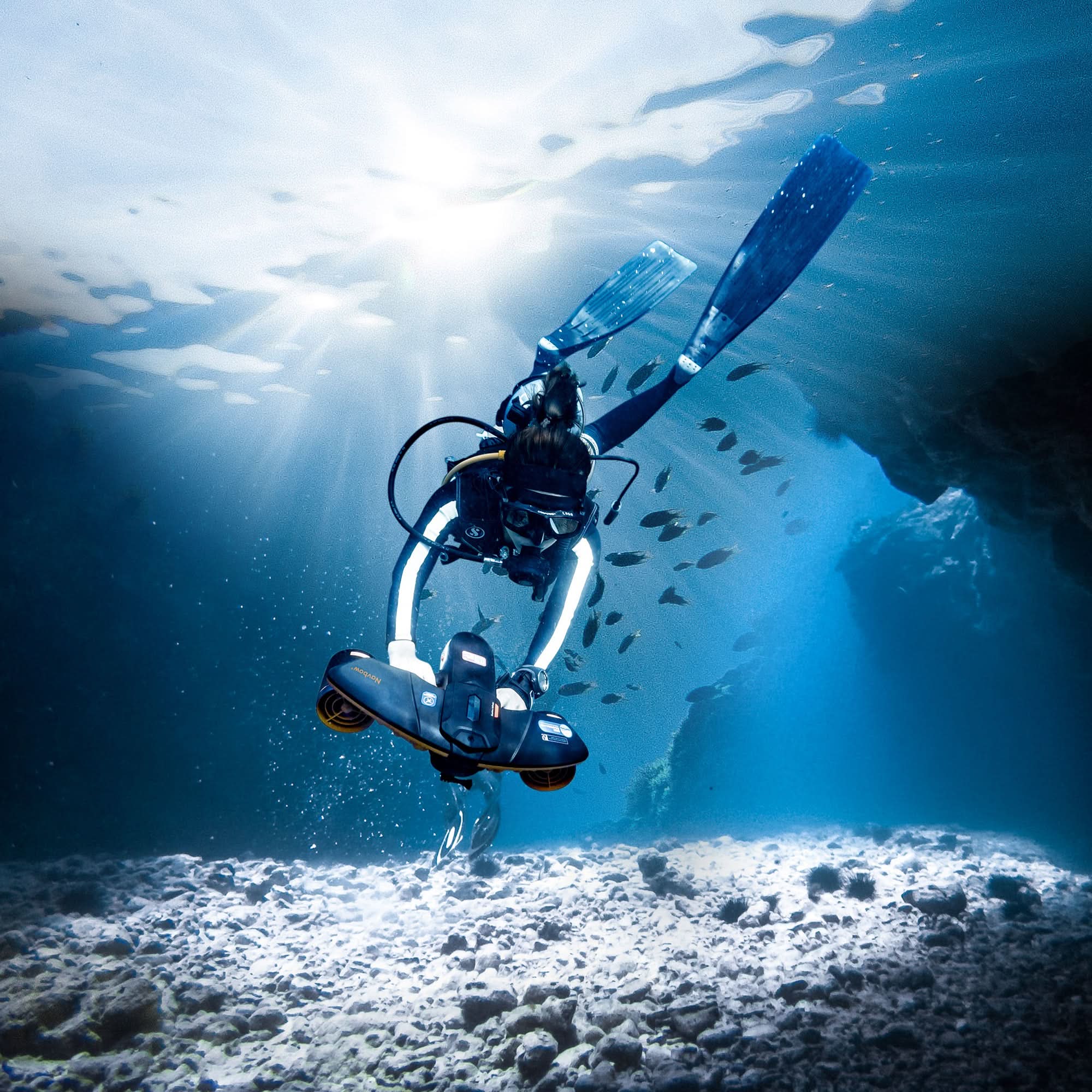 Sublue Navbow+ Smart Underwater Scooter